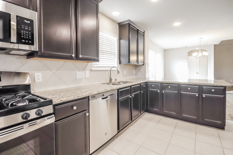 2,290/Mo, 5226 Bay Ln Bacliff, TX 77518 Kitchen View 2