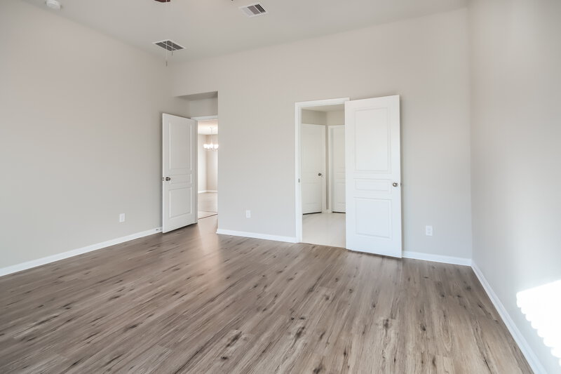2,290/Mo, 5226 Bay Ln Bacliff, TX 77518 Main Bedroom View 2