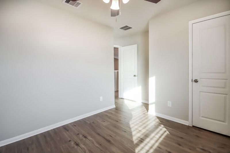 2,290/Mo, 5226 Bay Ln Bacliff, TX 77518 Bedroom View 2