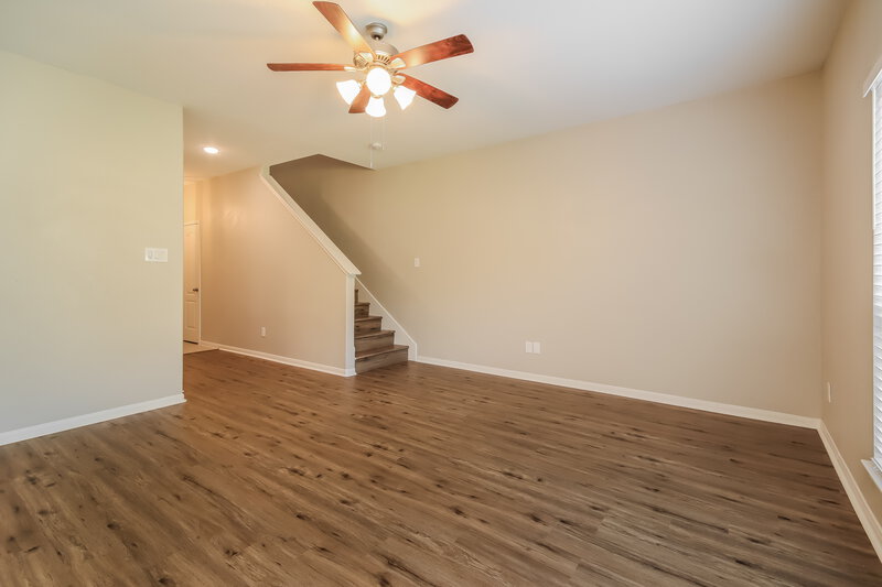 1,940/Mo, 5223 Gulf Stream Ln Bacliff, TX 77518 Living Room View 2