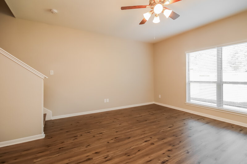 1,940/Mo, 5223 Gulf Stream Ln Bacliff, TX 77518 Living Room View 3