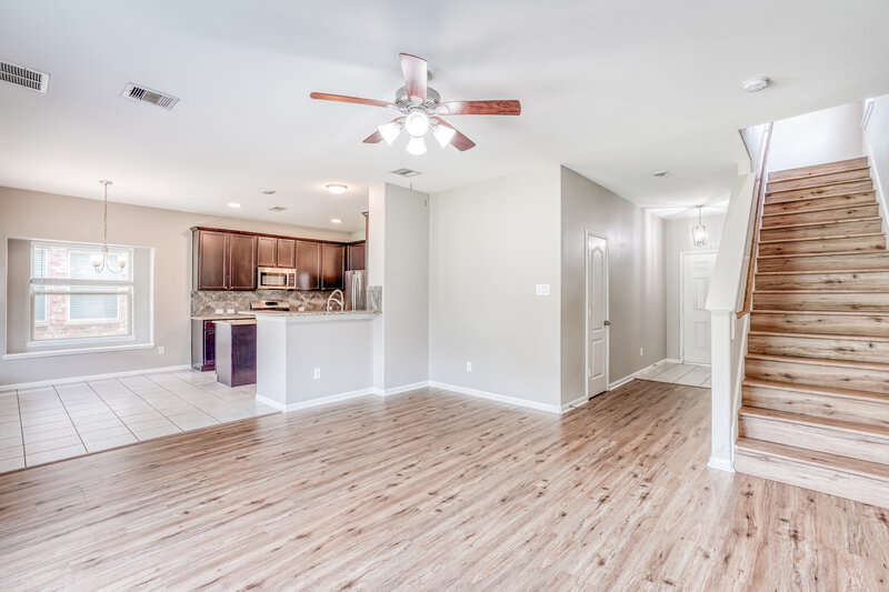 2,050/Mo, 5223 Gulf Stream Ln Bacliff, TX 77518 Living Room View 2
