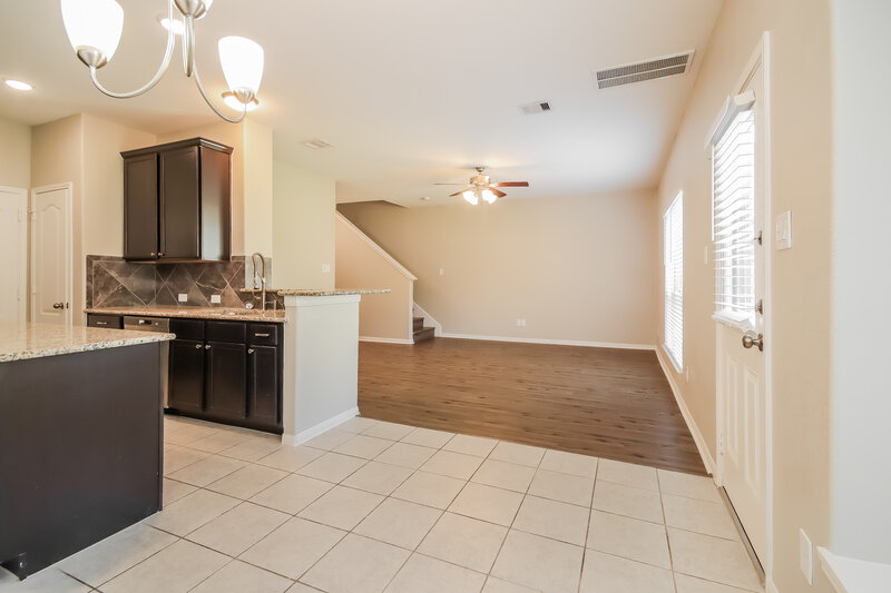 1,940/Mo, 5223 Gulf Stream Ln Bacliff, TX 77518 Dining Room View 2