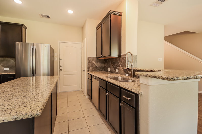 1,940/Mo, 5223 Gulf Stream Ln Bacliff, TX 77518 Kitchen View