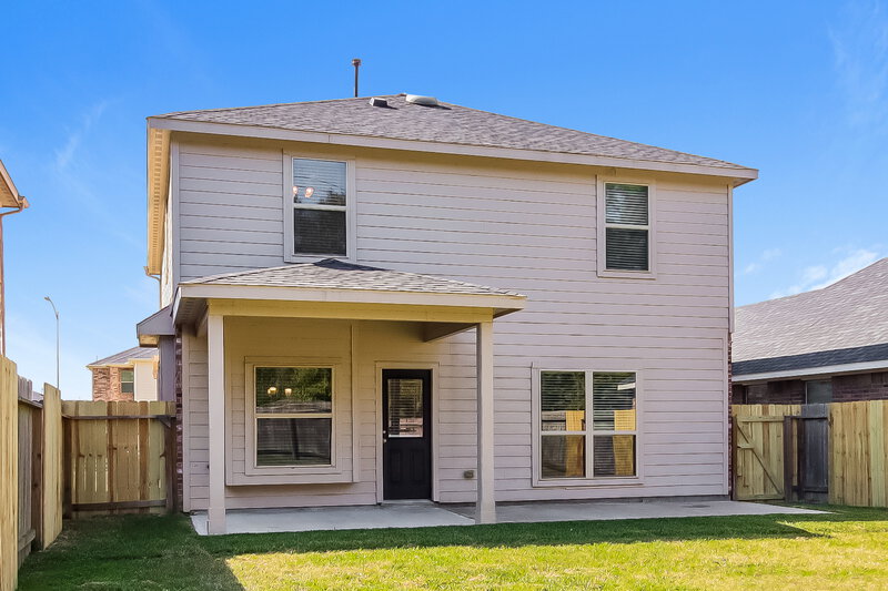 1,940/Mo, 5223 Gulf Stream Ln Bacliff, TX 77518 Rear View