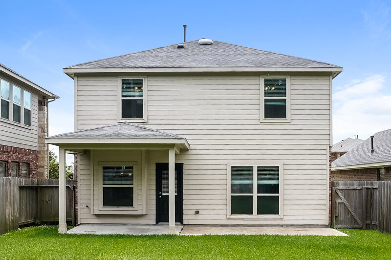 2,050/Mo, 5223 Gulf Stream Ln Bacliff, TX 77518 Rear View