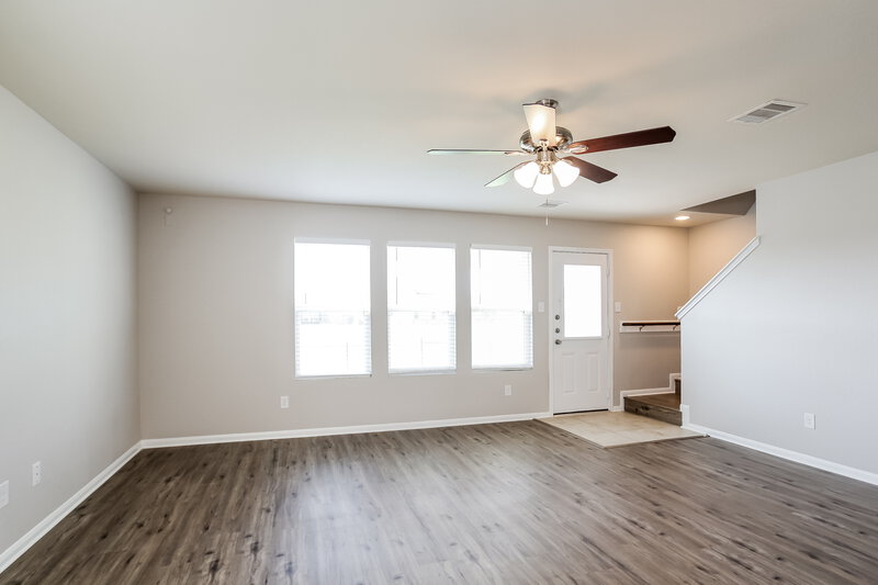2,460/Mo, 9962 Chimney Swift Ln Conroe, TX 77385 Living Room View