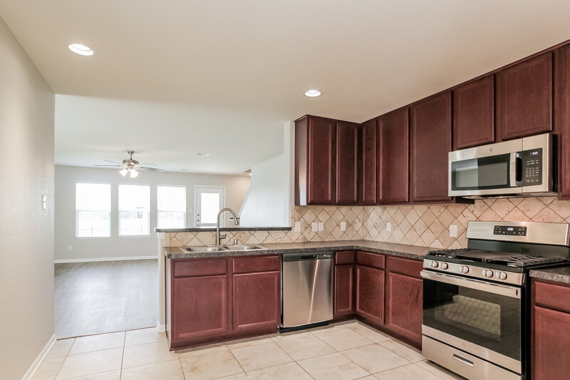 2,460/Mo, 9962 Chimney Swift Ln Conroe, TX 77385 Kitchen View