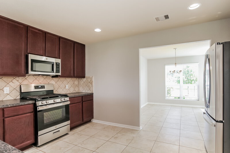 2,460/Mo, 9962 Chimney Swift Ln Conroe, TX 77385 Kitchen View 2