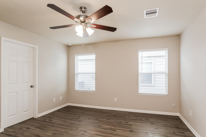 2,460/Mo, 9962 Chimney Swift Ln Conroe, TX 77385 Main Bedroom View