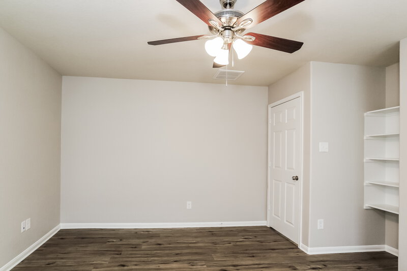 2,460/Mo, 9962 Chimney Swift Ln Conroe, TX 77385 Main Bedroom View 2