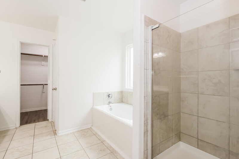 1,895/Mo, 9962 Chimney Swift Ln Conroe, TX 77385 Main Bathroom View