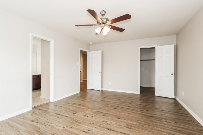 1,895/Mo, 9962 Chimney Swift Ln Conroe, TX 77385 Bedroom View