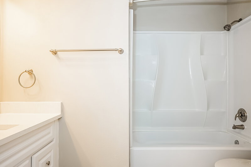 1,920/Mo, 4011 Teal Vista Ct Fresno, TX 77545 Bathroom View