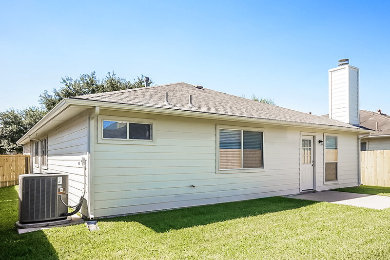 1,920/Mo, 4011 Teal Vista Ct Fresno, TX 77545 Rear View