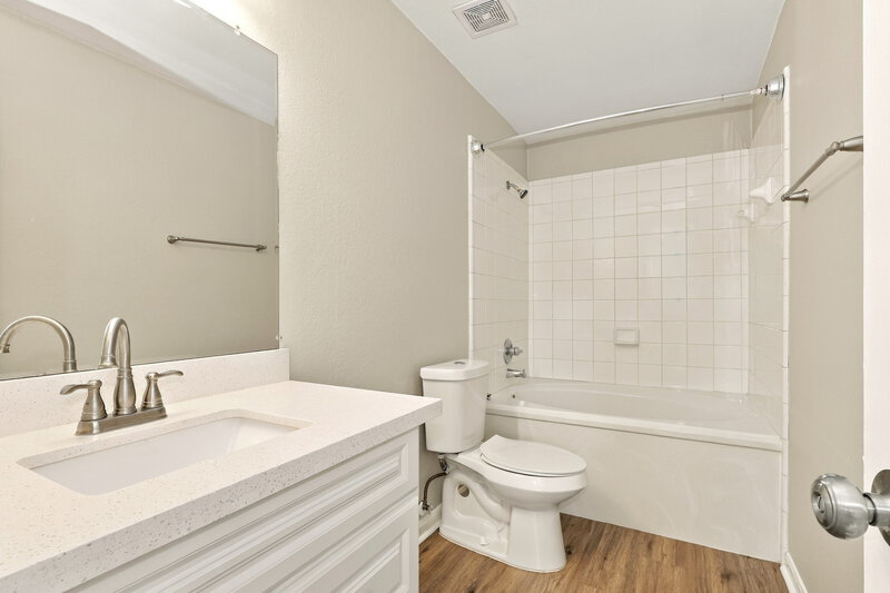 1,720/Mo, 22831 Twisting Pine Dr Spring, TX 77373 Bathroom View