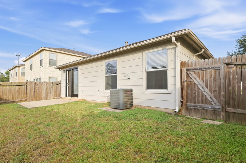 1,720/Mo, 22831 Twisting Pine Dr Spring, TX 77373 Rear View