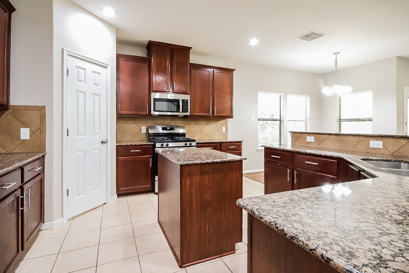 2,250/Mo, 2407 Lexington Park Dr Spring, TX 77373 Kitchen View