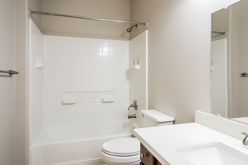 2,250/Mo, 2407 Lexington Park Dr Spring, TX 77373 Bathroom View