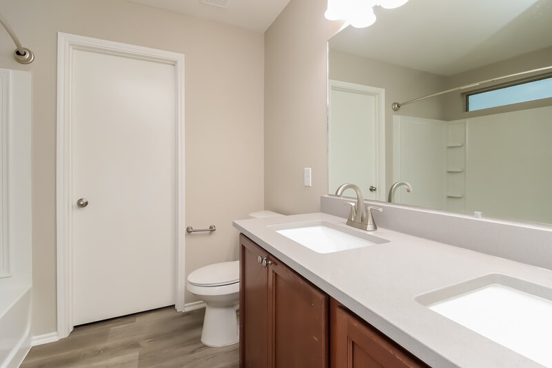 2,130/Mo, 1514 Perennial Ln Rosenberg, TX 77471 Bathroom View