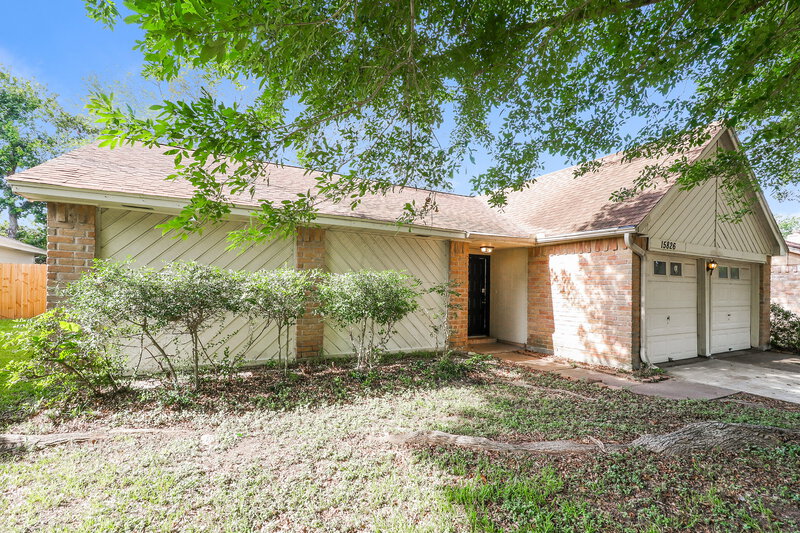 1,570/Mo, 15826 Beechnut St Houston, TX 77083 Front View