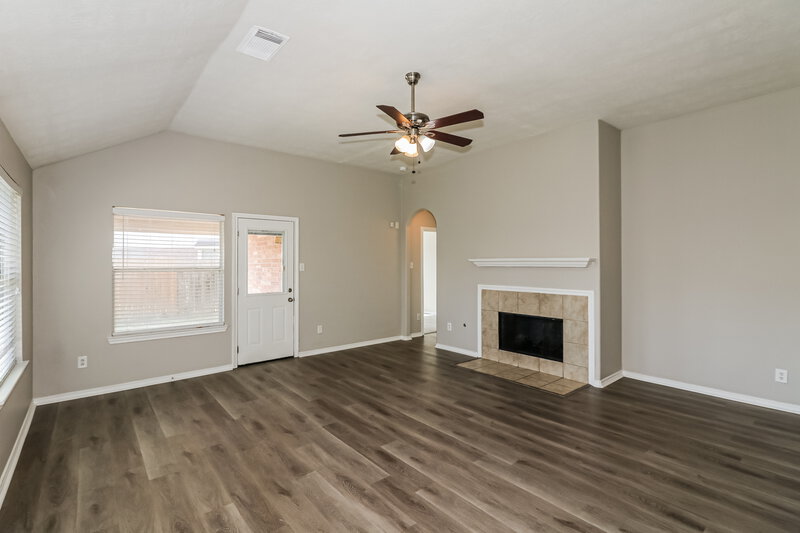 1,875/Mo, 16419 Great Ridge Ct Houston, TX 77083 Living Room View 2