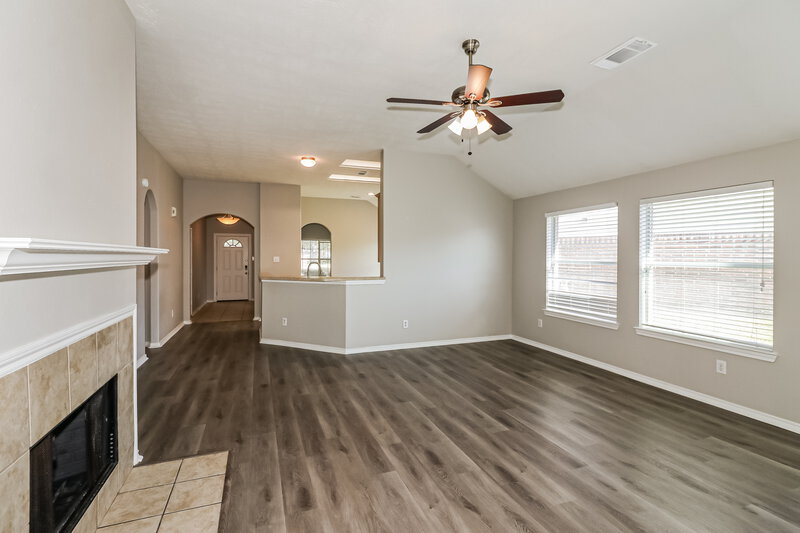 1,875/Mo, 16419 Great Ridge Ct Houston, TX 77083 Living Room View 3