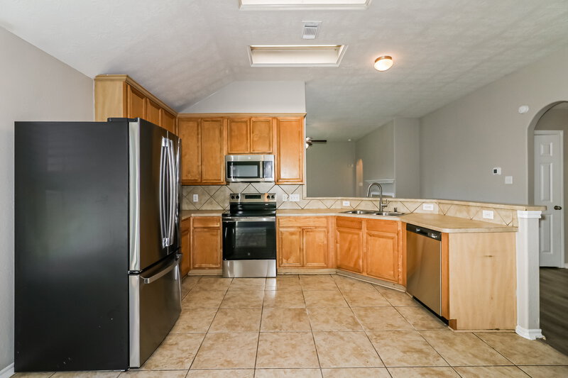 1,875/Mo, 16419 Great Ridge Ct Houston, TX 77083 Kitchen View