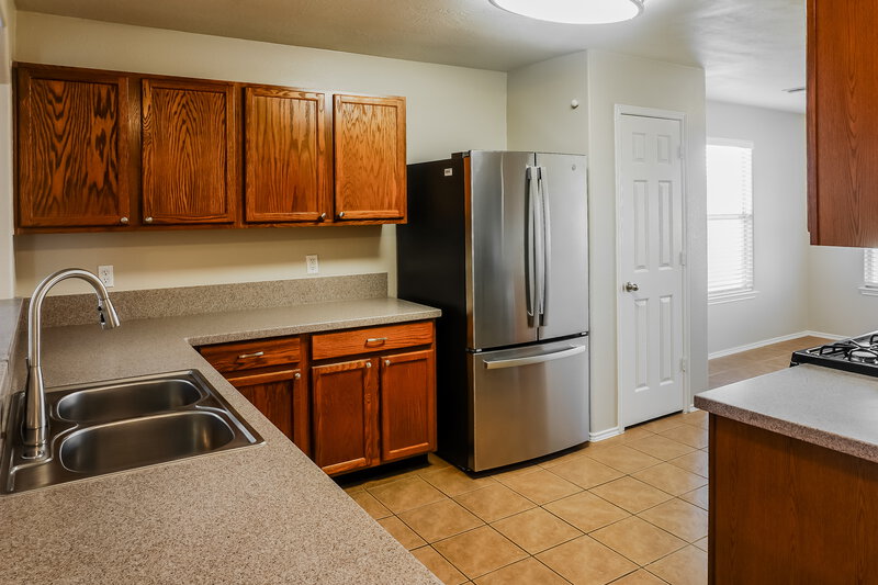 1,985/Mo, 703 Wild Cotton Rd Rosenberg, TX 77471 Kitchen View