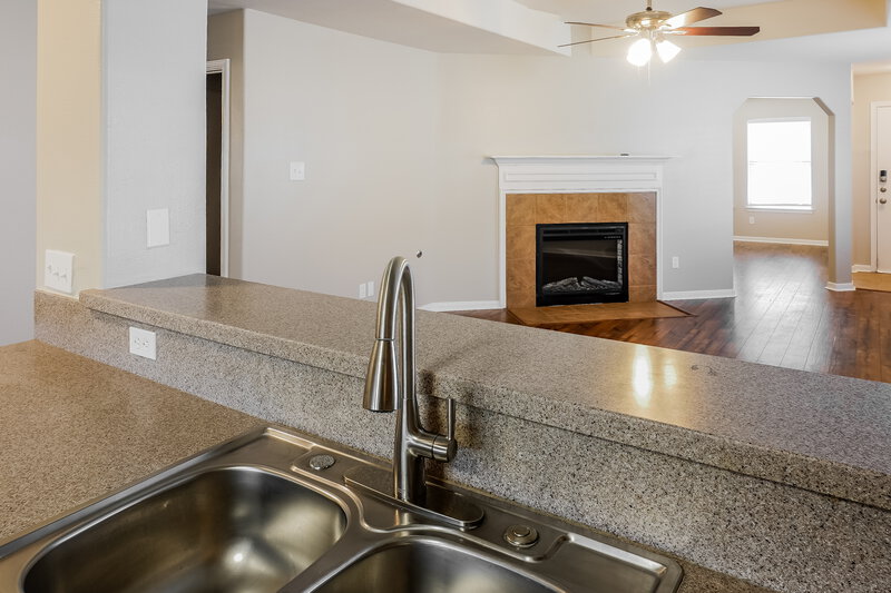 1,985/Mo, 703 Wild Cotton Rd Rosenberg, TX 77471 Kitchen View 2