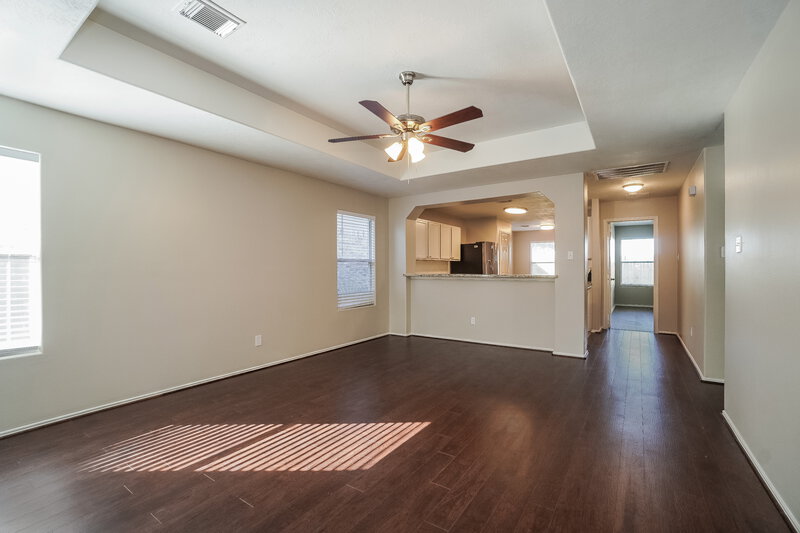1,975/Mo, 2919 Katybriar Ln Katy, TX 77449 Living Room View 4