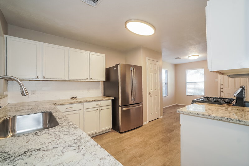 1,975/Mo, 2919 Katybriar Ln Katy, TX 77449 Kitchen View