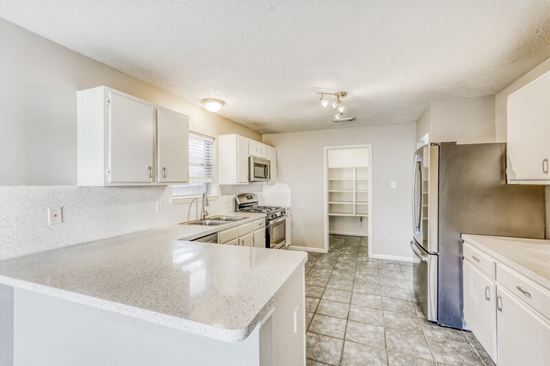 2,055/Mo, 28710 Sedgefield St Spring, TX 77386 Kitchen View 2