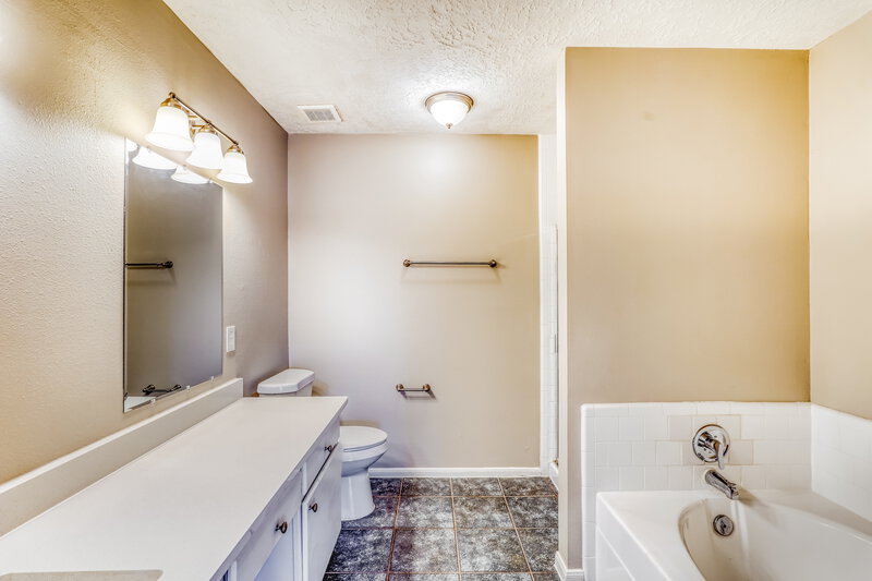 2,055/Mo, 28710 Sedgefield St Spring, TX 77386 Main Bathroom View