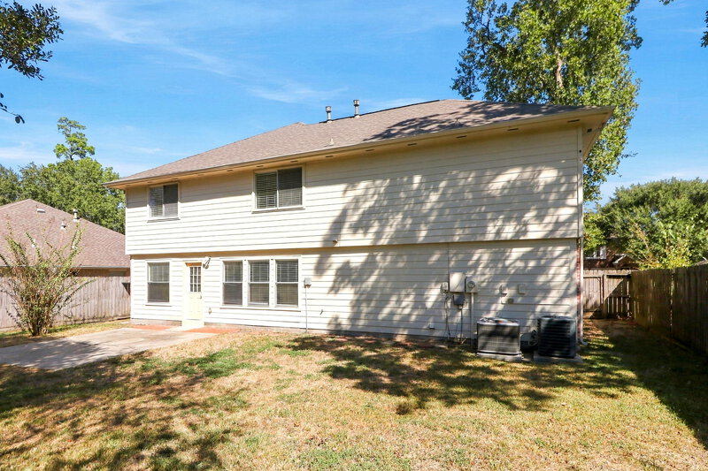 2,250/Mo, 31107 Perlican Dr Spring, TX 77386 Rear View