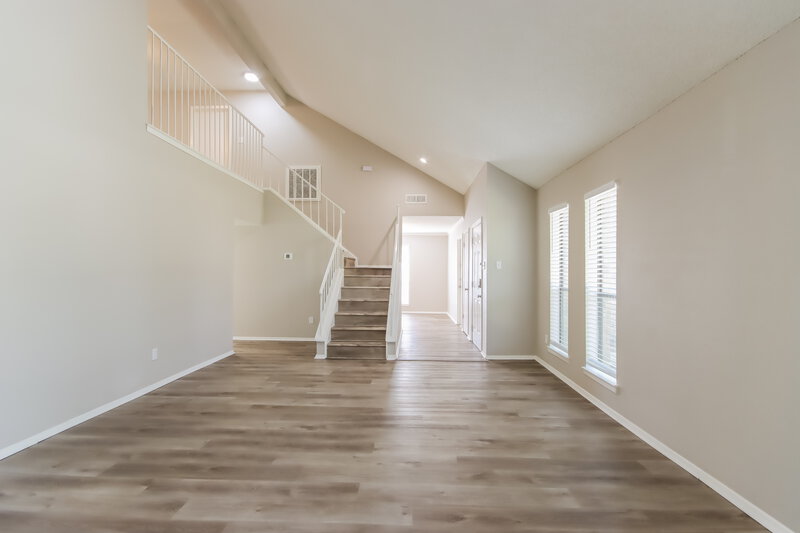 2,315/Mo, 25402 Avery Hill Ln Spring, TX 77373 Living Room View 2