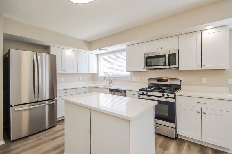 2,315/Mo, 25402 Avery Hill Ln Spring, TX 77373 Kitchen View 2