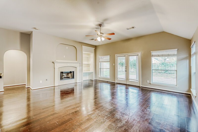2,575/Mo, 1110 Bringewood Chase Dr Spring, TX 77379 Living Room View