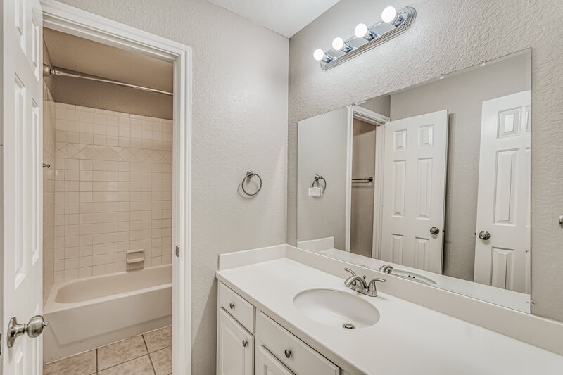 2,575/Mo, 1110 Bringewood Chase Dr Spring, TX 77379 Bathroom View