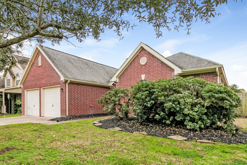 2,575/Mo, 808 Cherry Blossom Dr League City, TX 77573 Front View 2