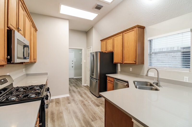 2,575/Mo, 808 Cherry Blossom Dr League City, TX 77573 Kitchen View 2