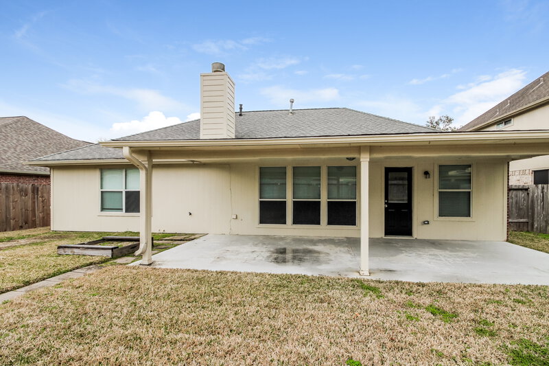 2,575/Mo, 808 Cherry Blossom Dr League City, TX 77573 Rear View 2