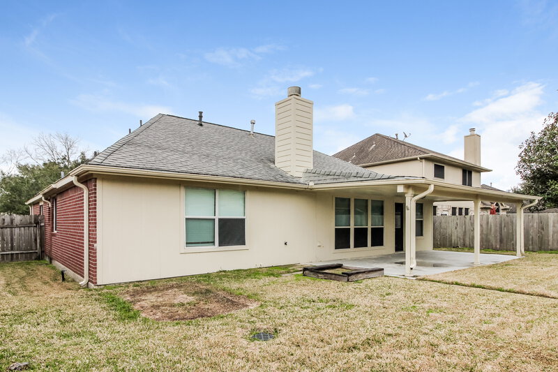 2,575/Mo, 808 Cherry Blossom Dr League City, TX 77573 Rear View 3
