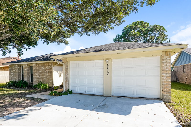 1,915/Mo, 5413 Pine Creek Dr La Porte, TX 77571 Front View