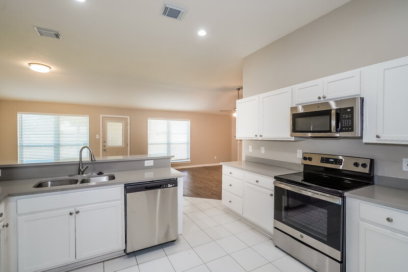 2,950/Mo, 3103 Perrington Cir Houston, TX 77082 Kitchen View 2