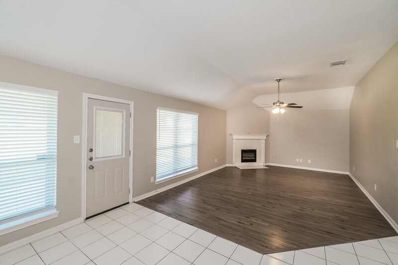 2,950/Mo, 3103 Perrington Cir Houston, TX 77082 Family Room View