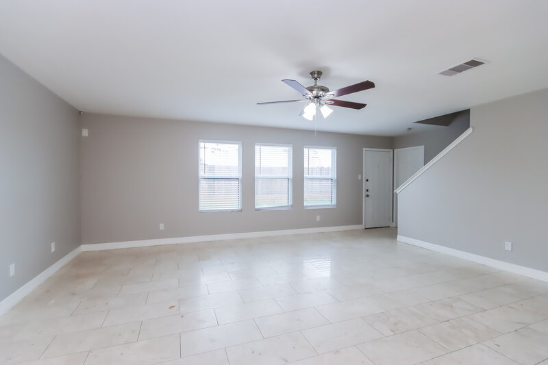 2,450/Mo, 4822 Fair Oak Dale Ln Humble, TX 77346 Living Room View
