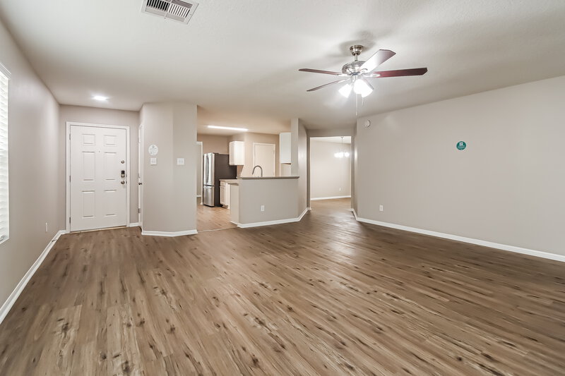 2,015/Mo, 19523 Oleander Ridge Way Cypress, TX 77433 Living Room View 2
