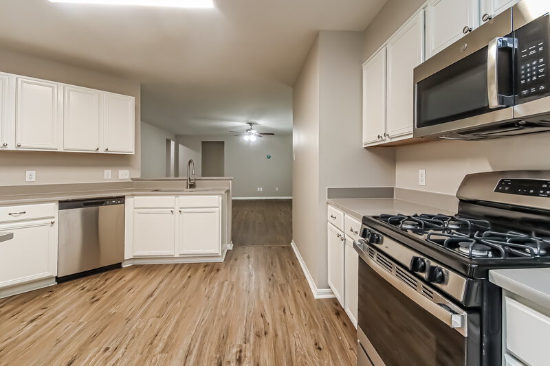 2,015/Mo, 19523 Oleander Ridge Way Cypress, TX 77433 Kitchen View 2