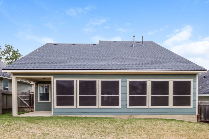 2,250/Mo, 2509 Jules Anna Ln Conroe, TX 77304 Rear View